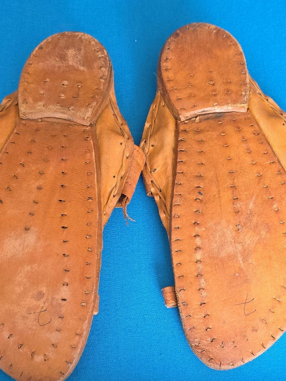 Men's Leather Toe-Loop Sandals in Tan They are vintage sandals from India